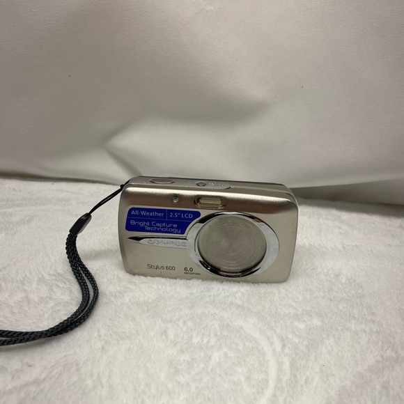 olympus stylus 600 digital Camera Not Tested No Charger - Picture 1 of 5